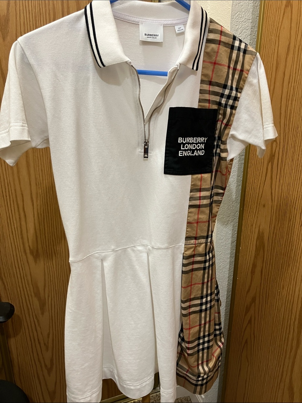 “AUTHENTIC” Burberry White Polo Dress with Black Pocket and Vintage Check Panel